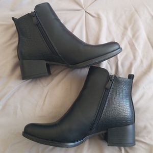 New Black leather Ankle Boots